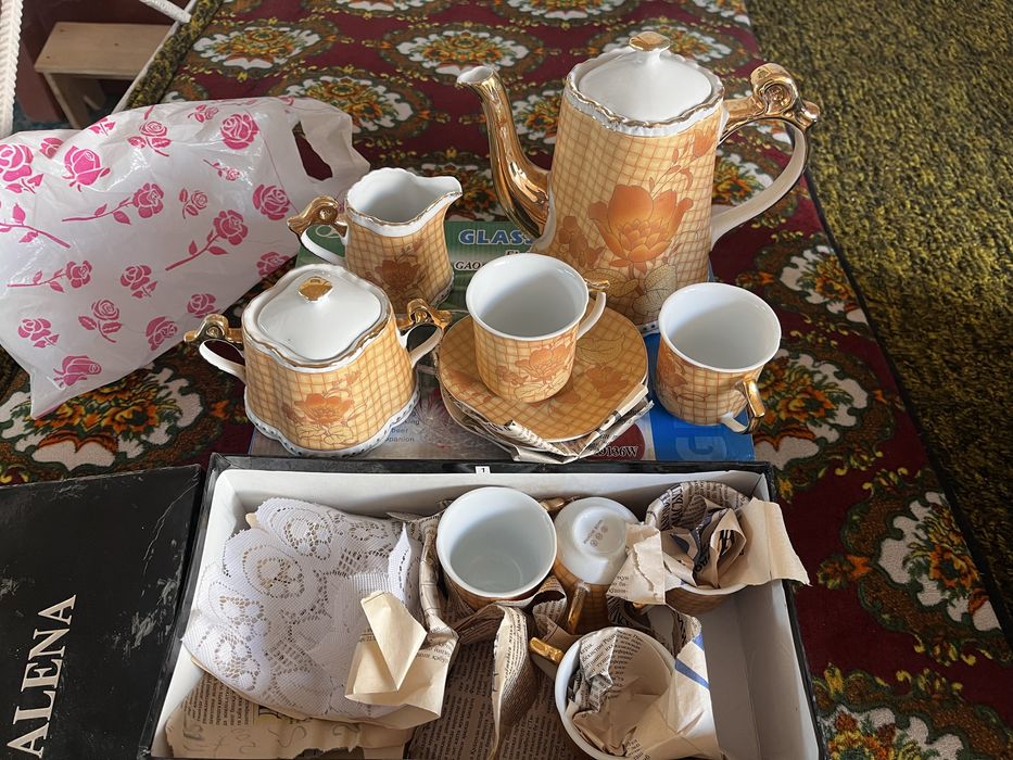 Продам посуду,банки все за 100000