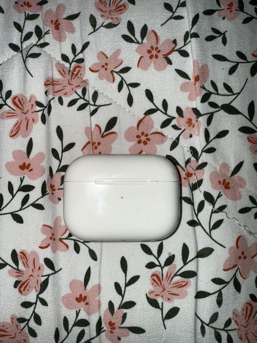 Кейс от Airpods Pro