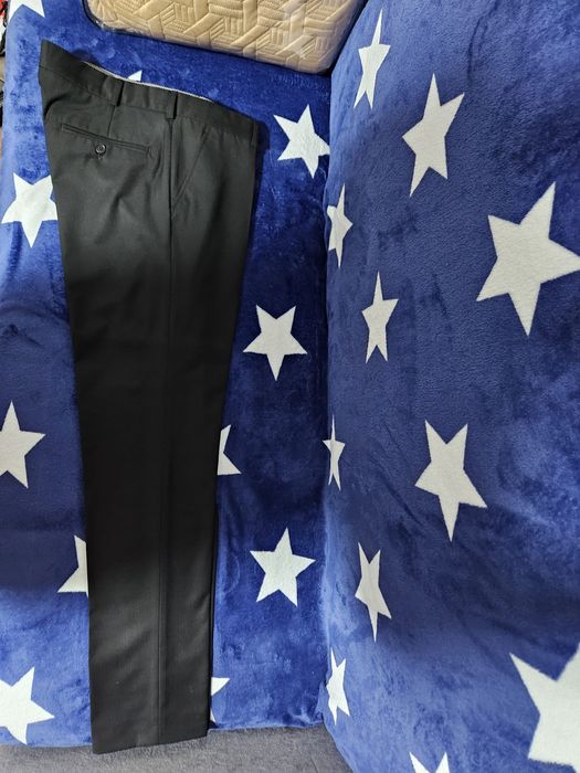 Vând costum mărimea 50