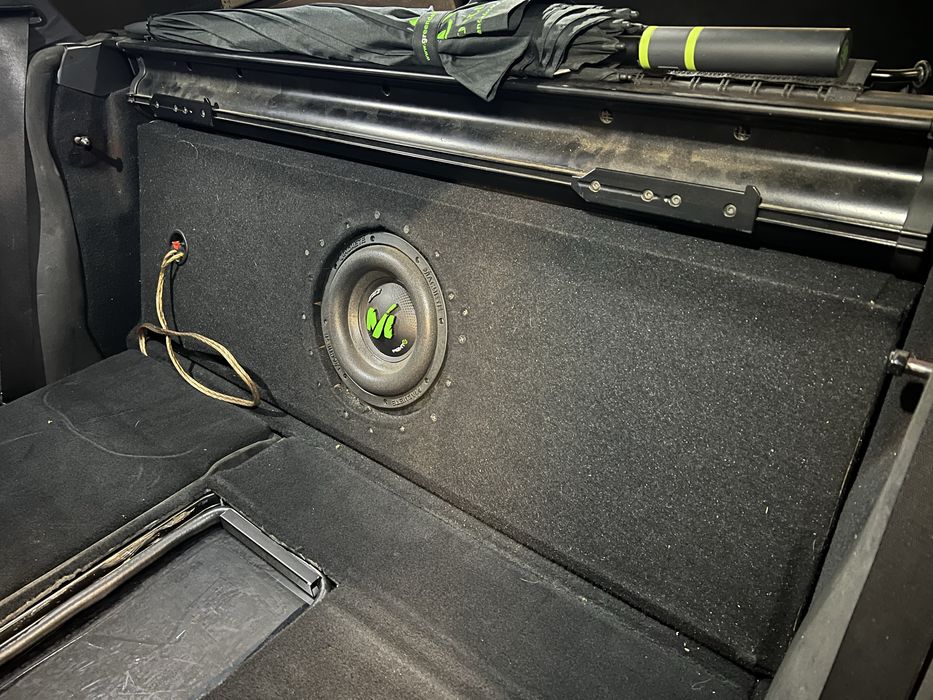 Бас каса за бмв е39 комби bmw e39 bass machete