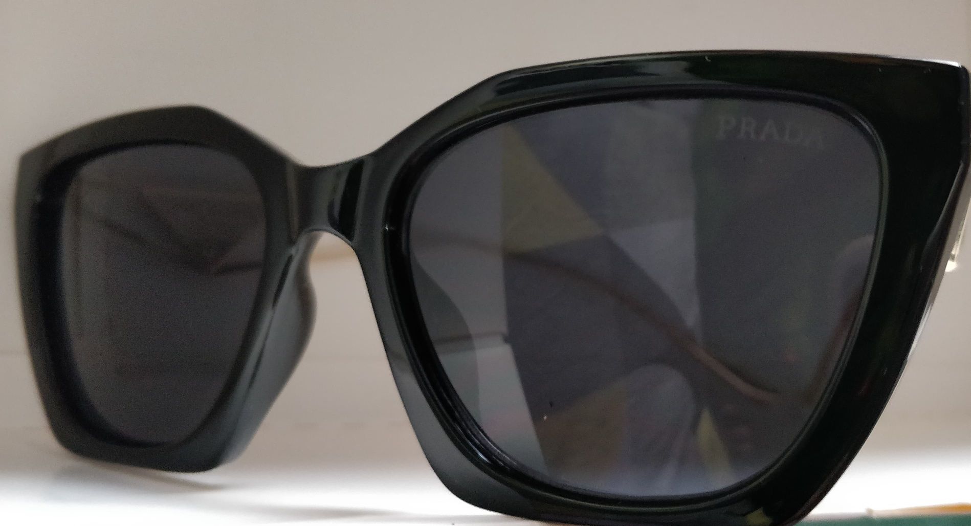100 lei perechea ochelari de soare și transport gratuit