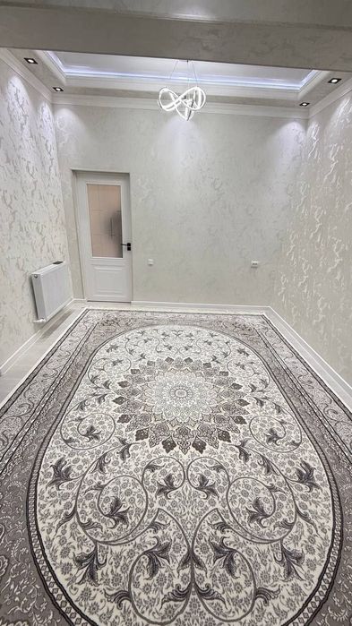 Kriti bozorda 3-xonali qilingan Arzon kvartira sotiladi. Xona