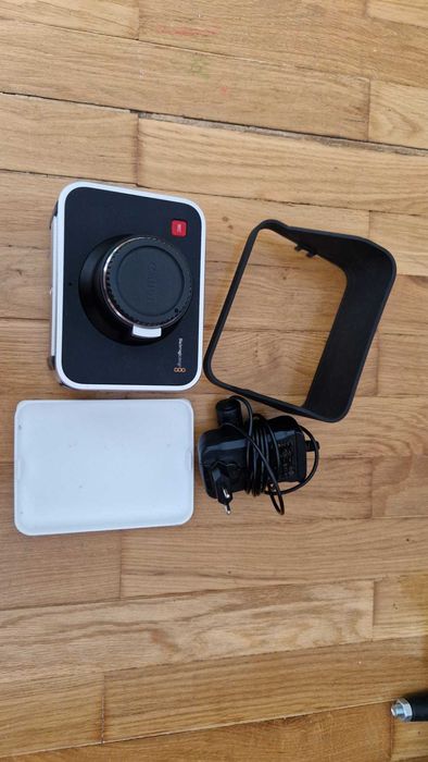 Blackmagic Cinema Camera 2.5K EF