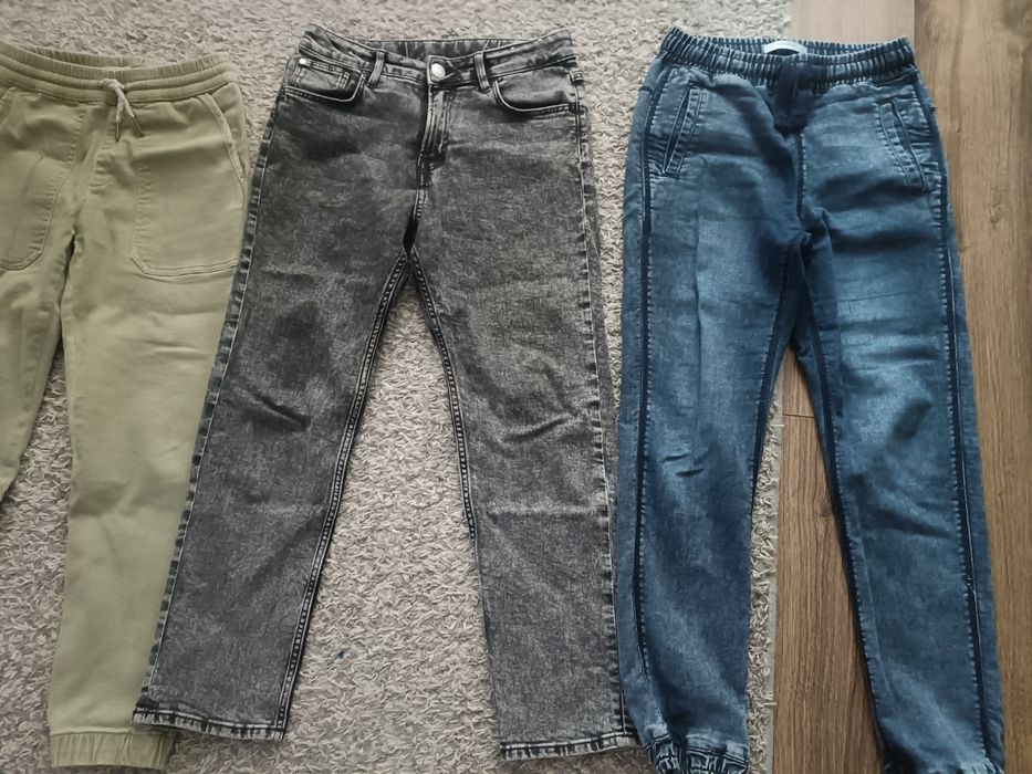 Blugi băiat mărimea 10-11 ani