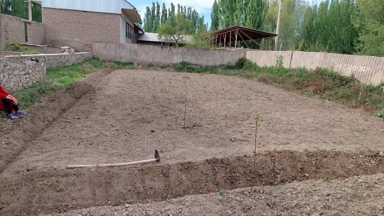 Йер уй сотилади 6 сутих