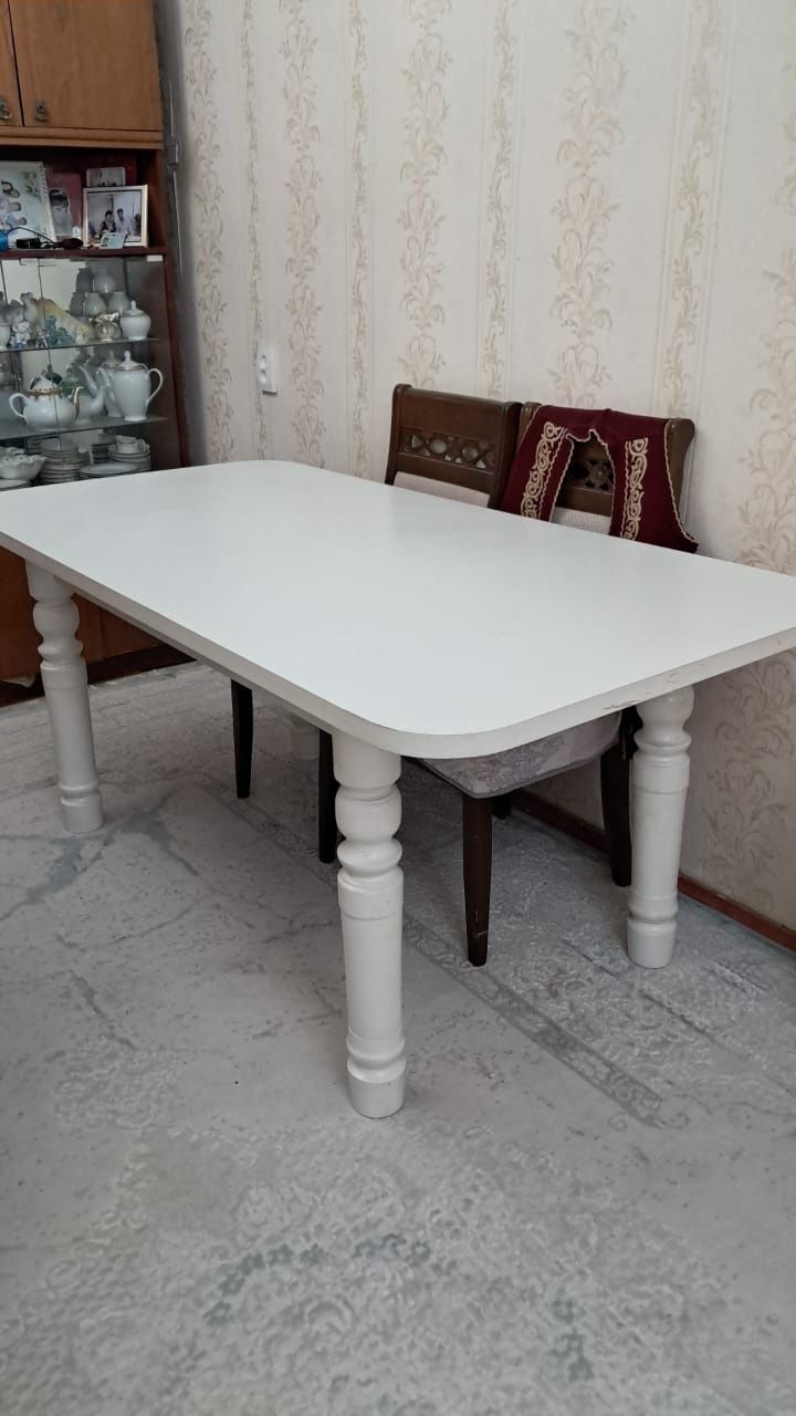 Срочно продается стол