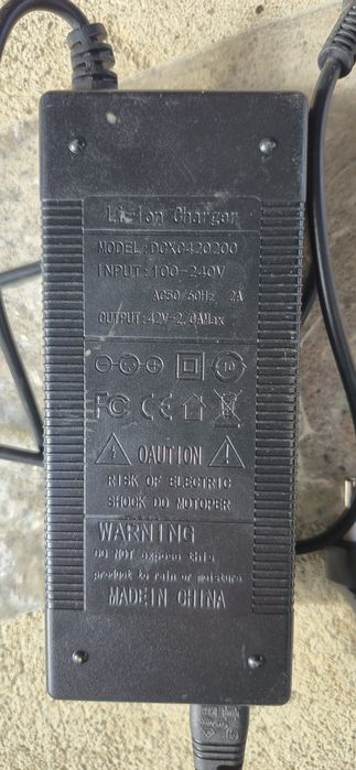 Incarcator trotineta bicicleta 36V output 42V