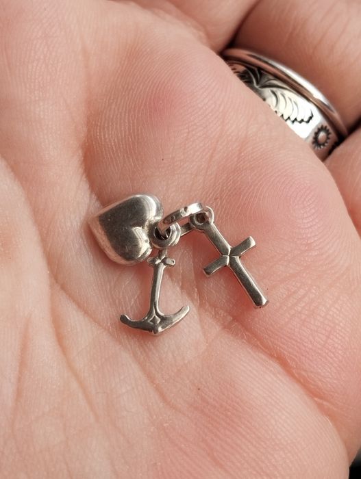 Pandantiv din argint inimă, cruce, ancoră