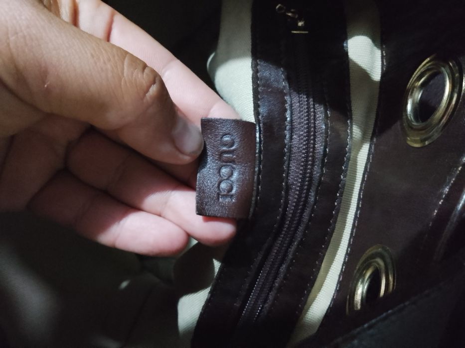 Geanta Gucci cu curea de piele
