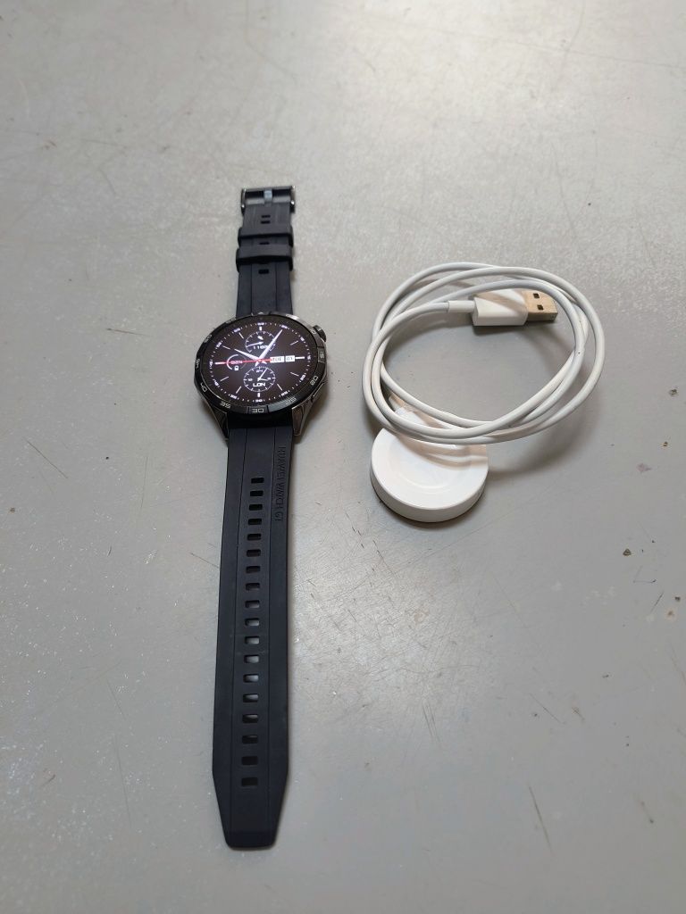 Смарт часовник Huawei GT4