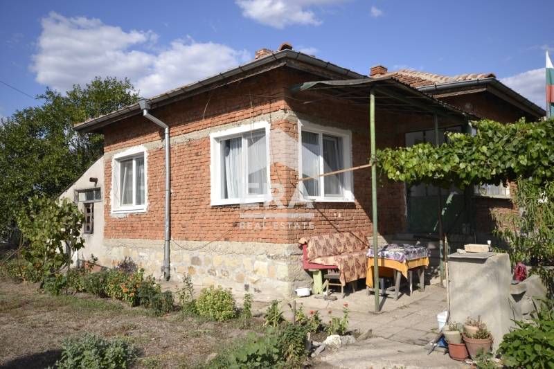 Прекрасна къща в село книжовник