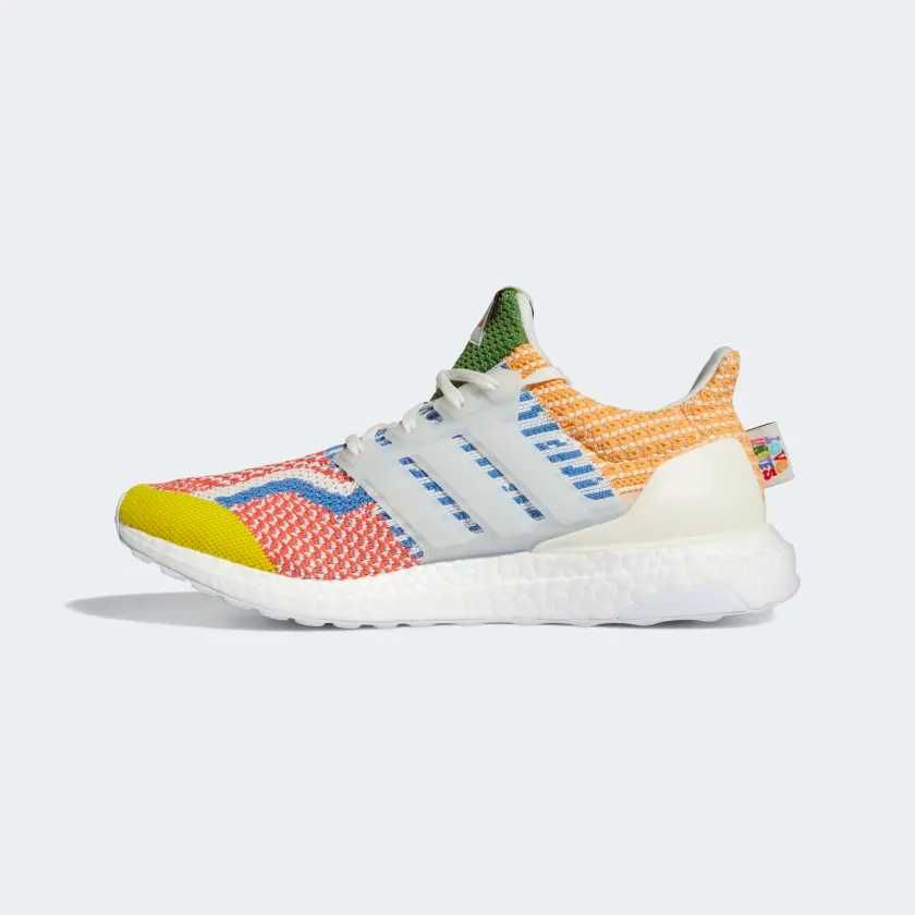 Оригинални маратонки * ADIDAS ULTRABOOST 5.0 DNA *Love Unites * 41 1/3