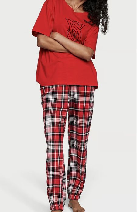 Victoria’s Secret, pijama noua cu eticheta