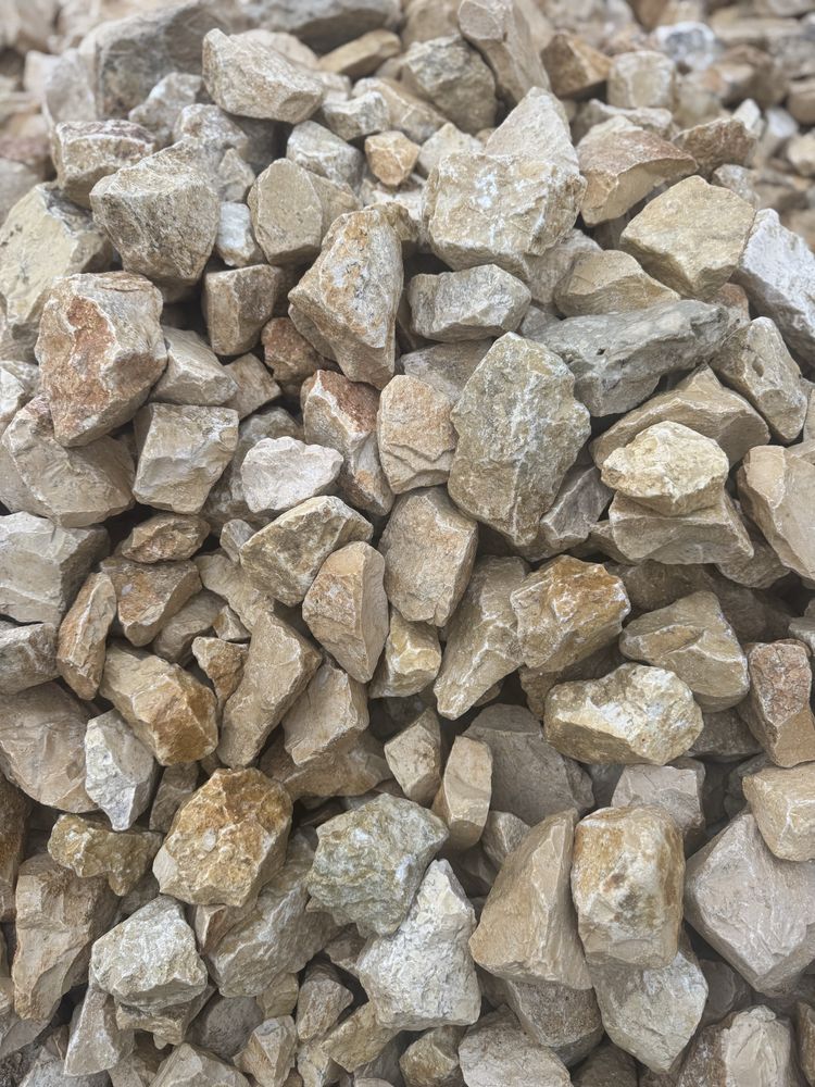 Nisip,pietris,pamant,piatra decorativa,calcar,balast,marmura concasata