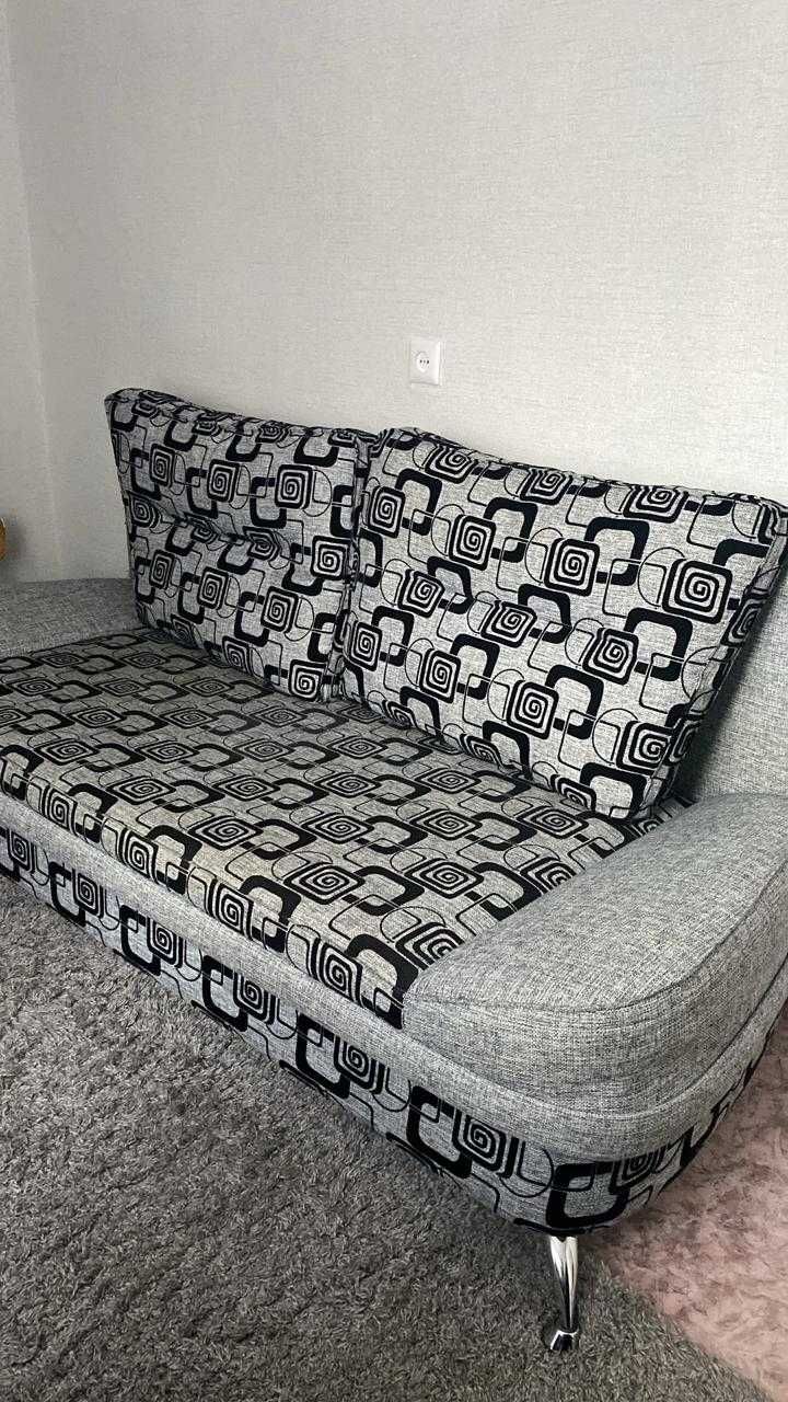 Диван для комнаты