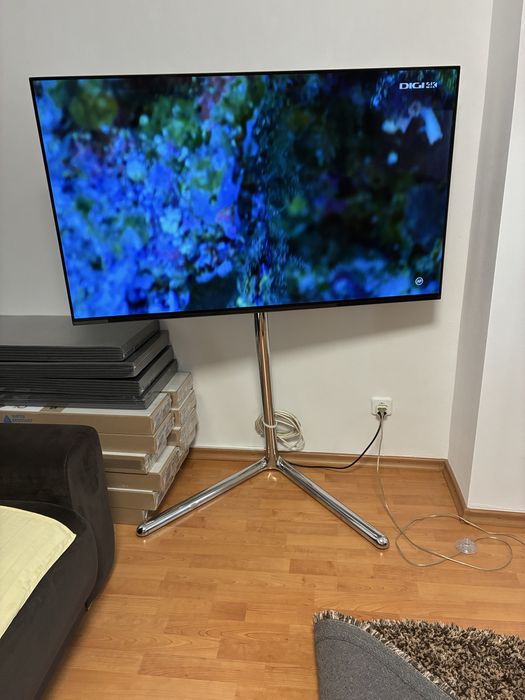 Suport de podea pentru televizor