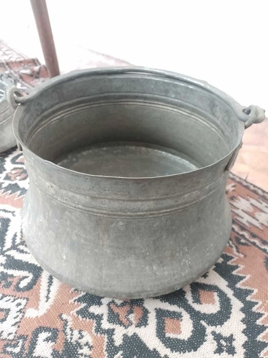 Продавам 2 броя Медни Менци