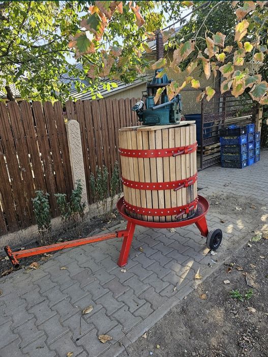 Teasc/Presă de struguri