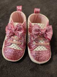 Бебешки обувчици, размер 12 месеца