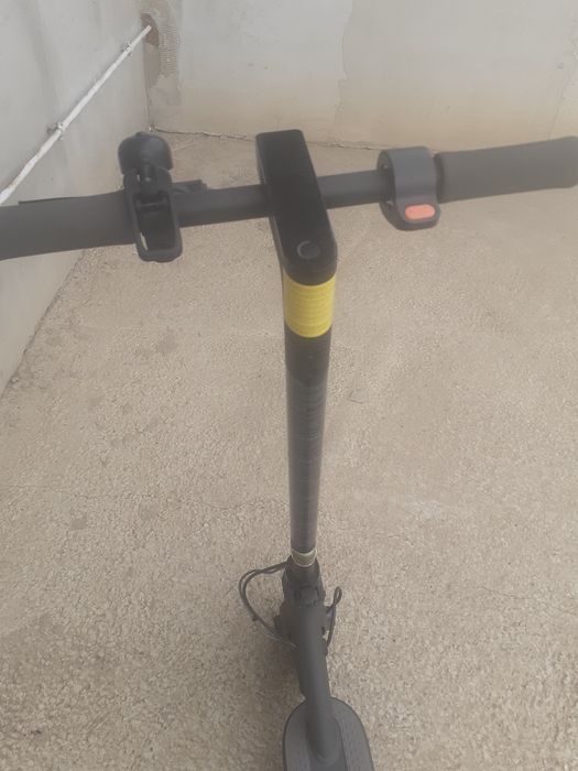 Vând trotineta electrica xiaomi