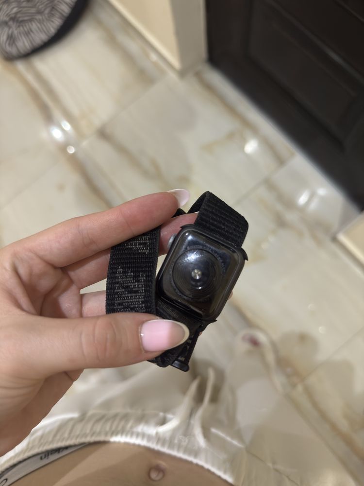 Apple Watch SE 40mm Space Gray