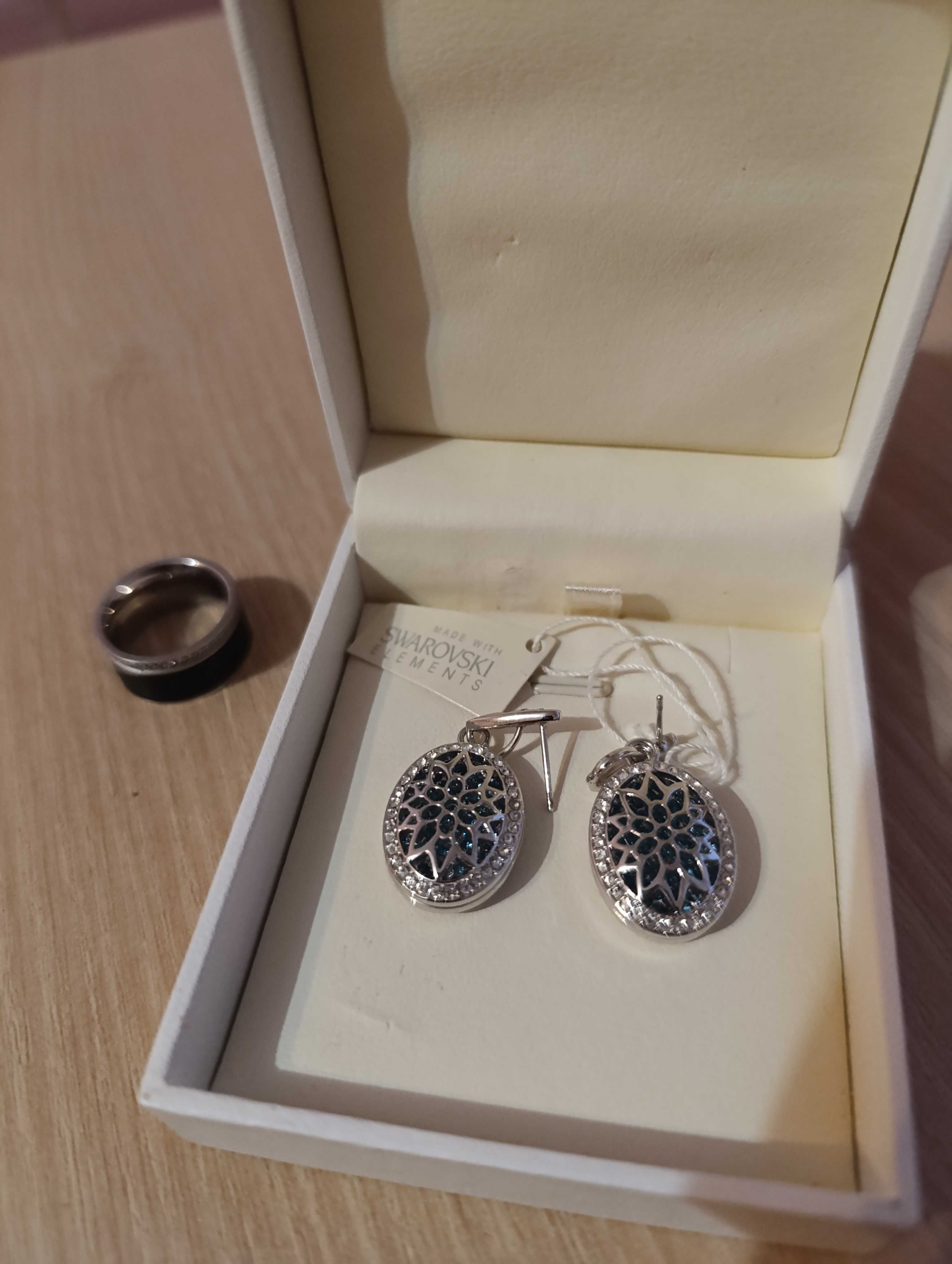 Оригинални обеци u пръстен Swarovski