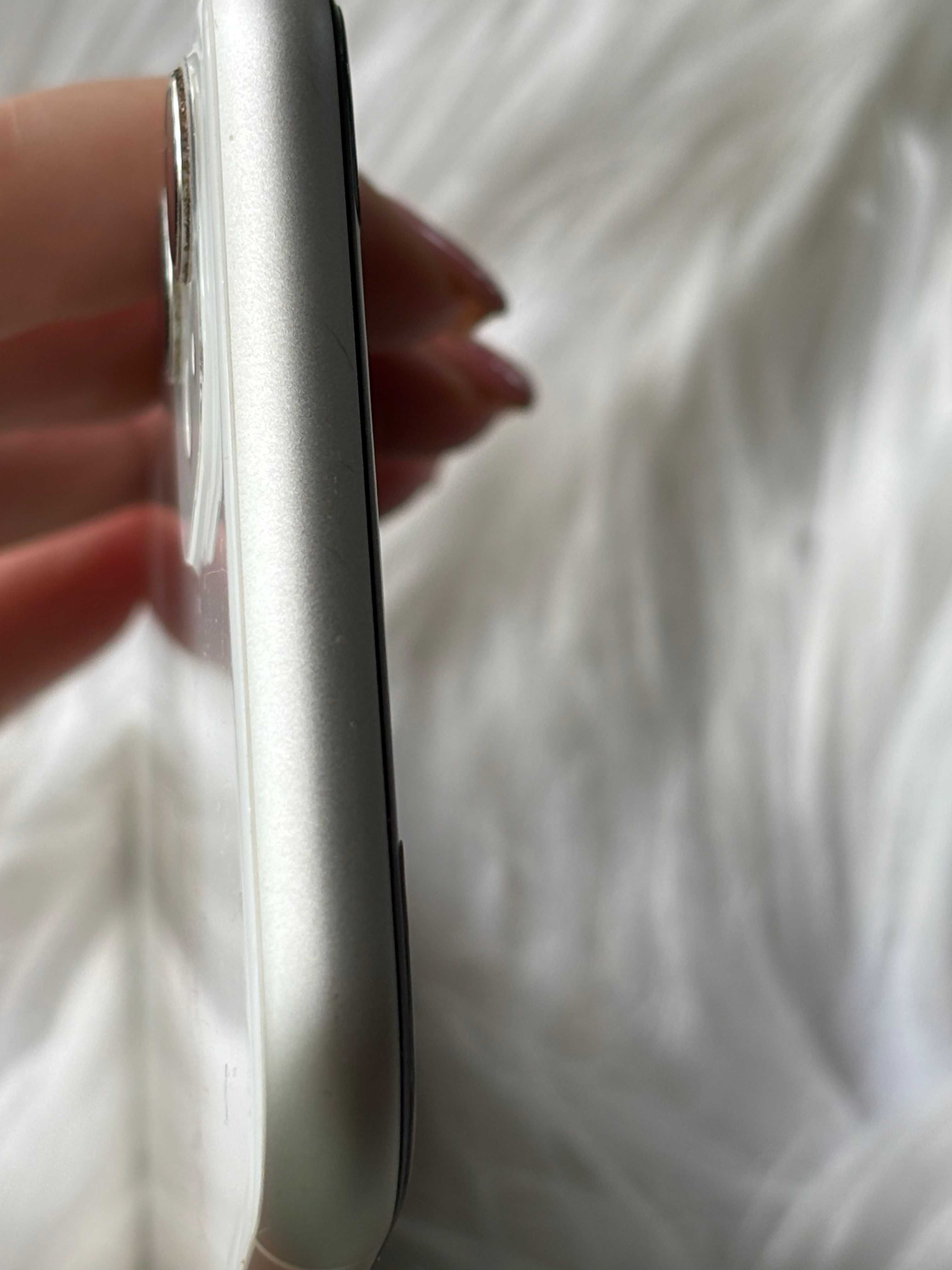 iPhone 11 в очень хорошем состоянии