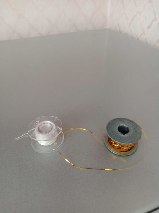 шпульки для швейной машины.