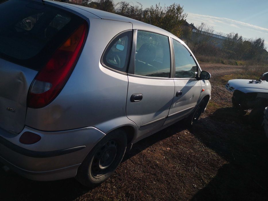 Продавам Nissan Almera Tino 2.2/136 к. с. на части.
