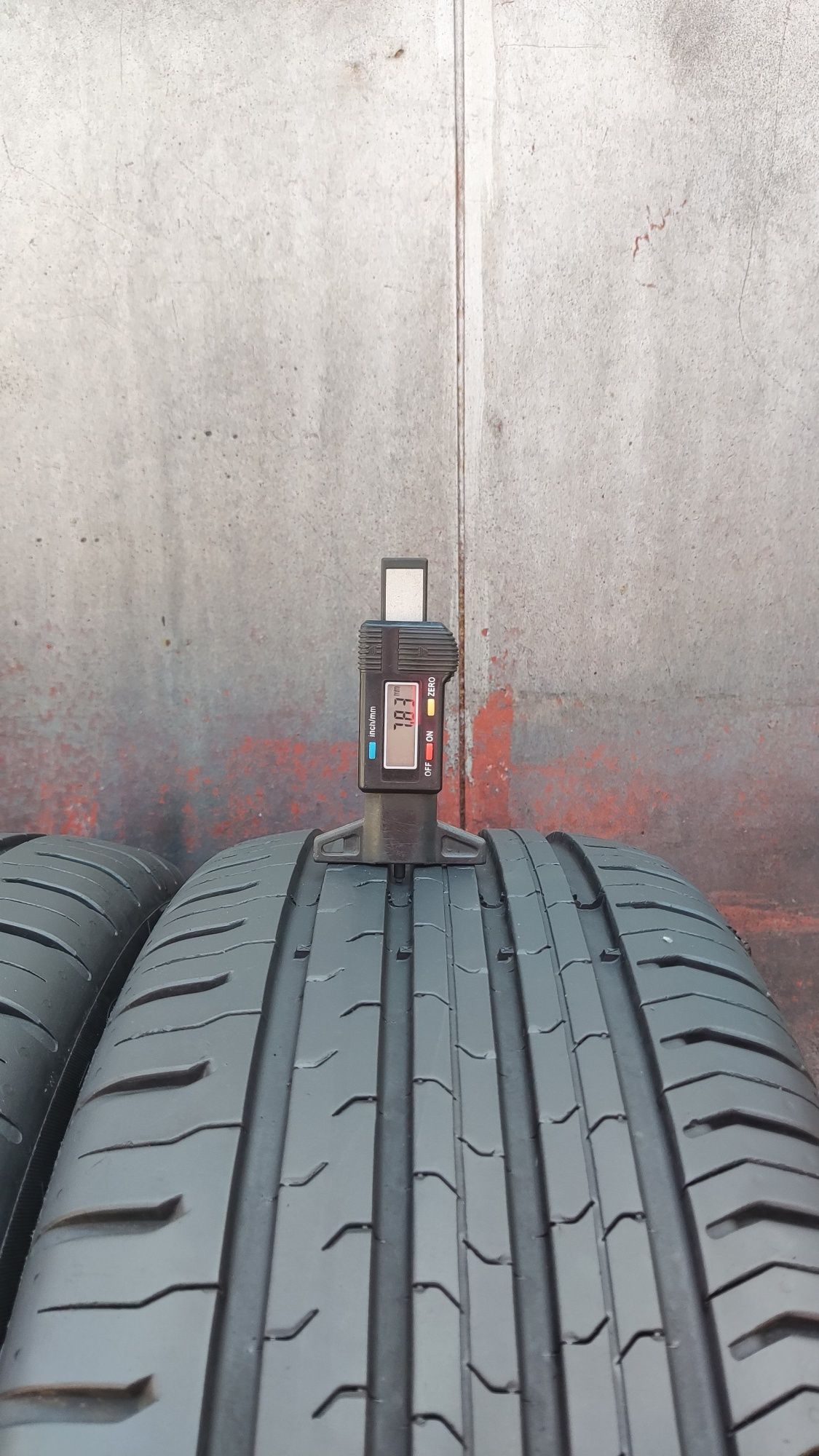 4бр. летни гуми 215/55/17 Continental Eco Contact 5, dot23 
dot23
7.8m