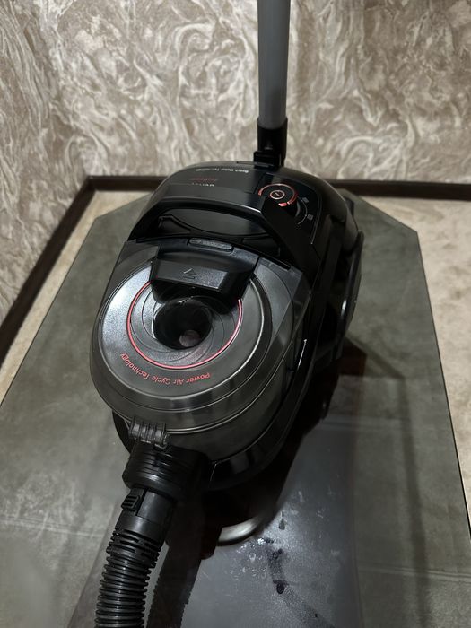 Пылесос Bosch в отличном состоянии plisos