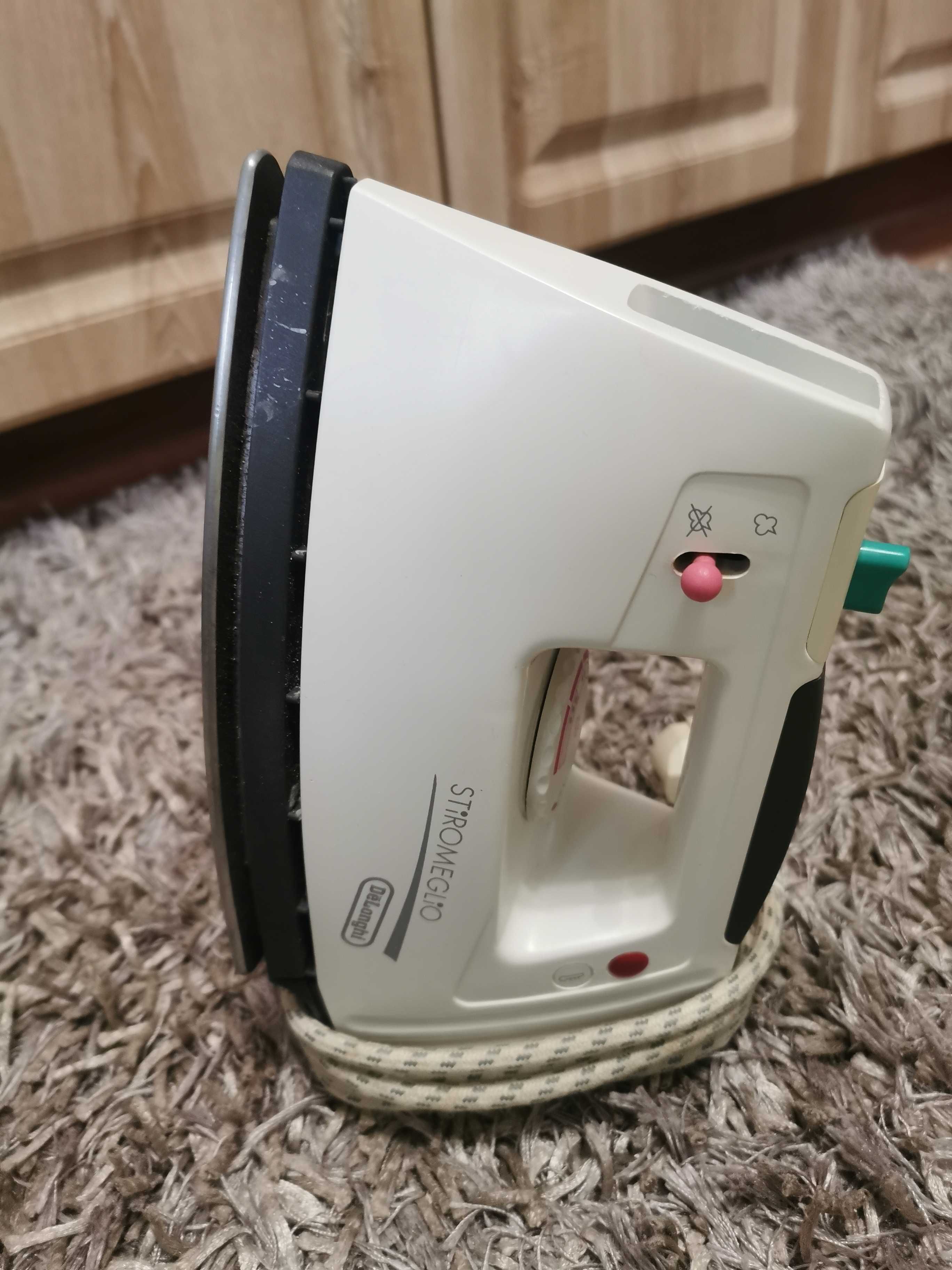 Продавам парна ютия DELONGI