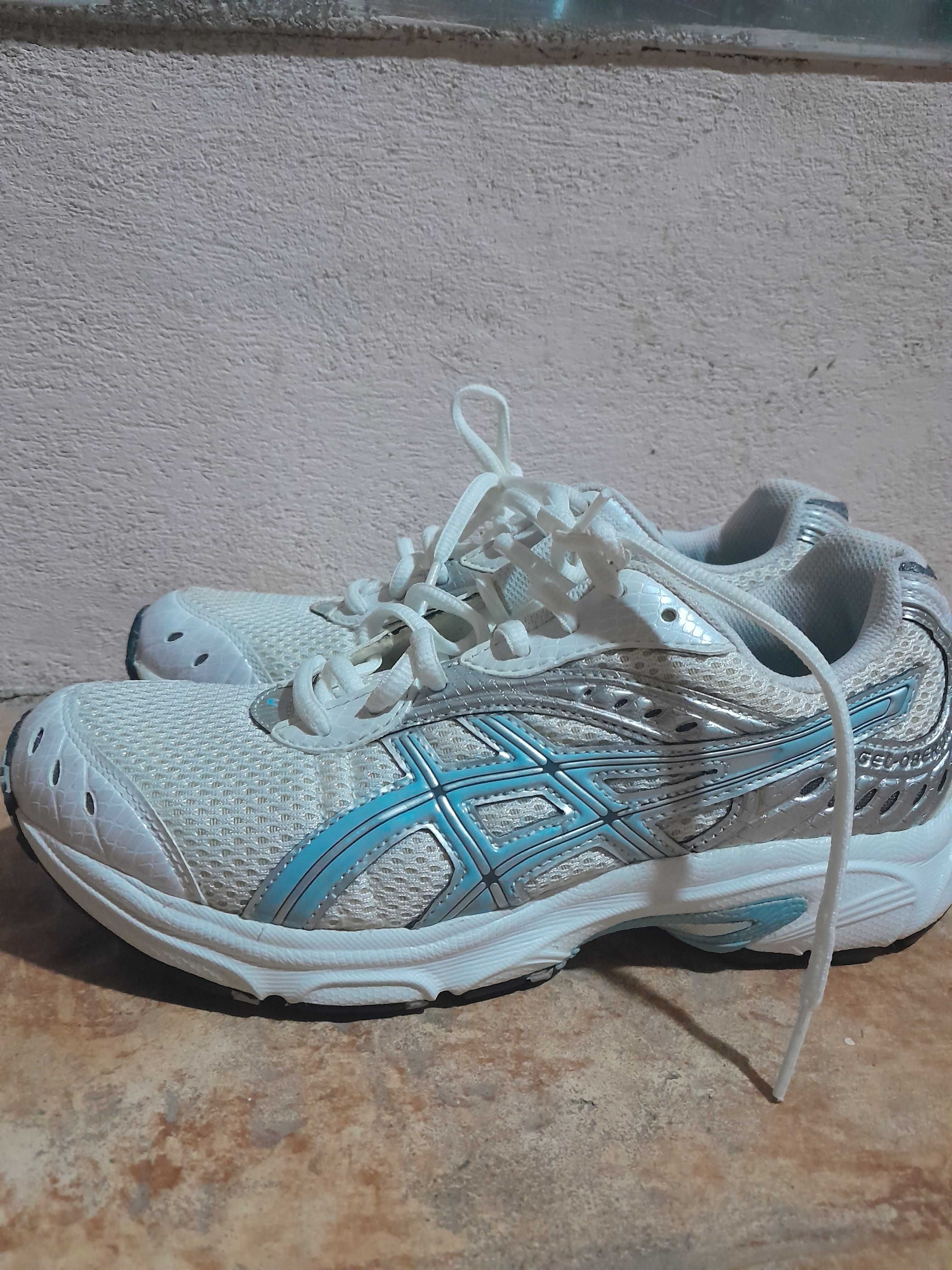 Adidasi asics putini folositi  marimea 38