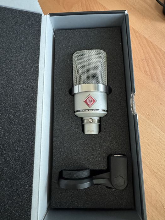 Microfon Neumann TLM 102