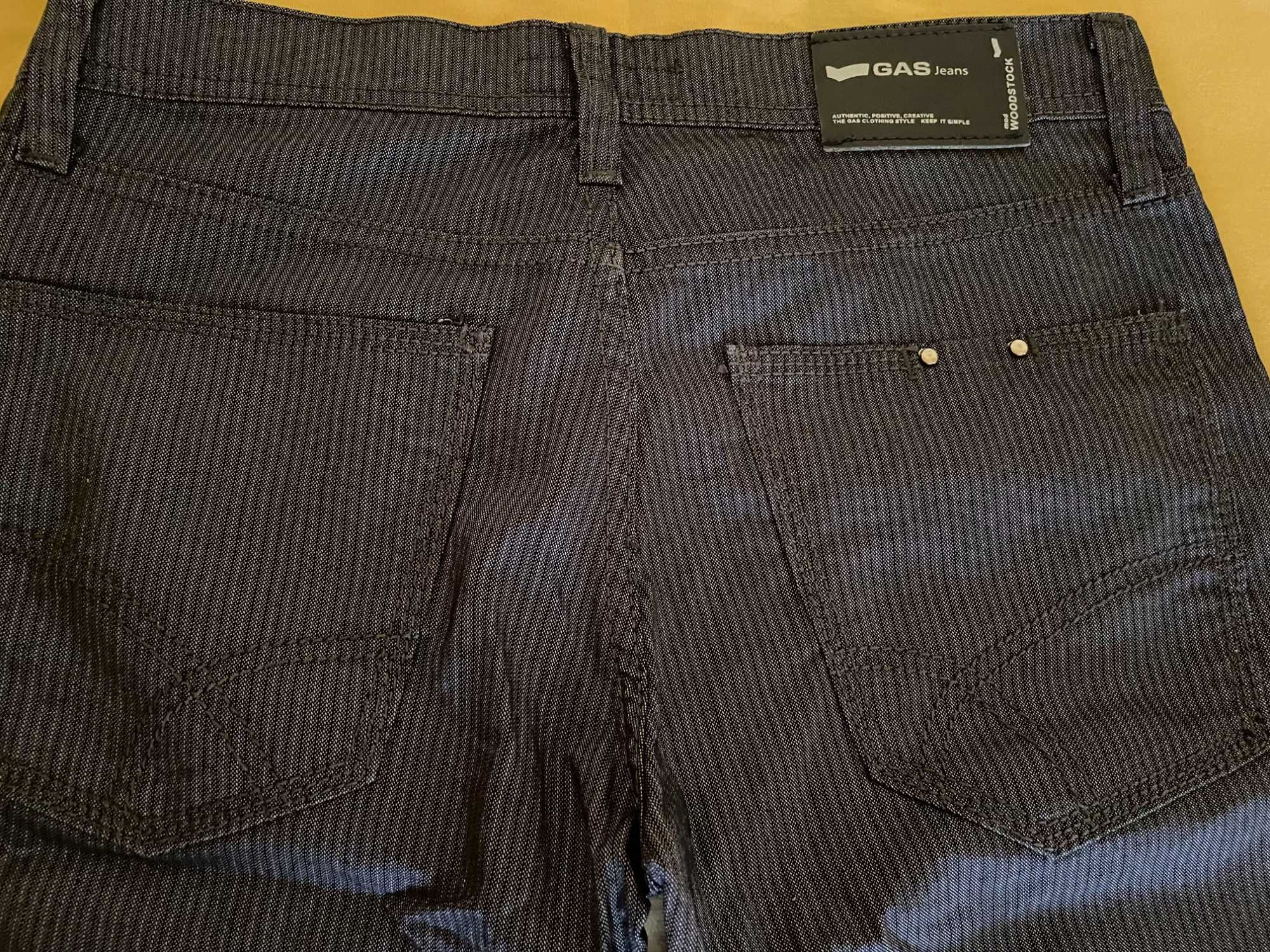 Pantaloni eleganti negri