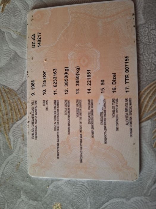 Traktor sotiladi Belarus