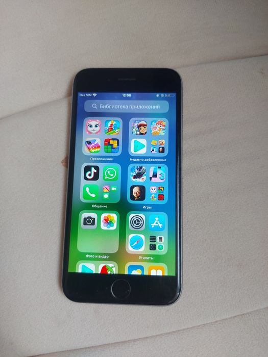 Айфон 6s 32гб все работает.