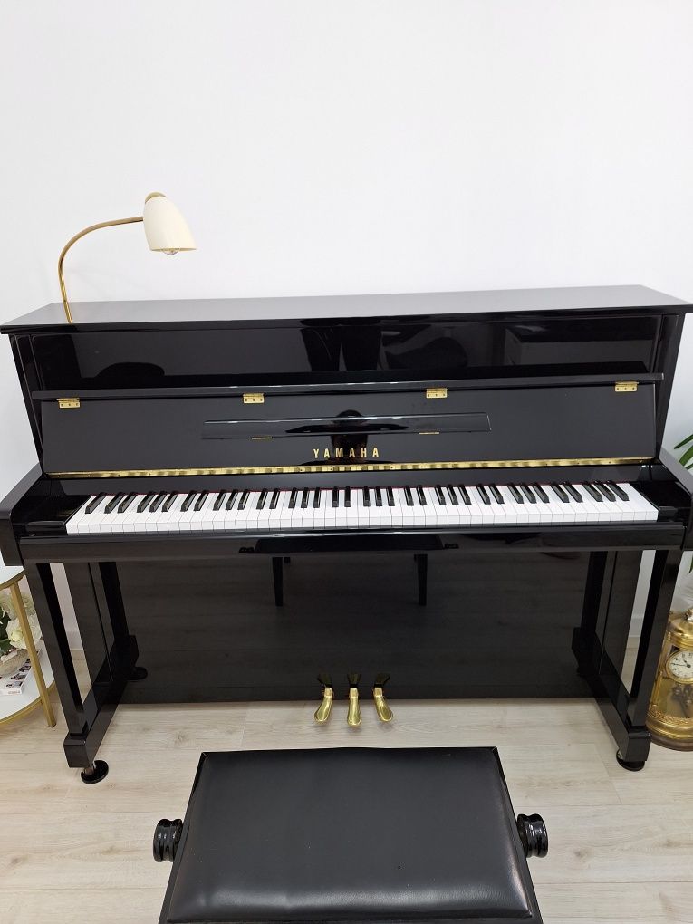 Pianina Yamaha B2 PE, fabricatie 2018, putin folosita + bancheta