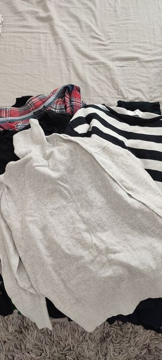 Lot bluze 26 buc 100 lei tot lotul mărime Xs -S