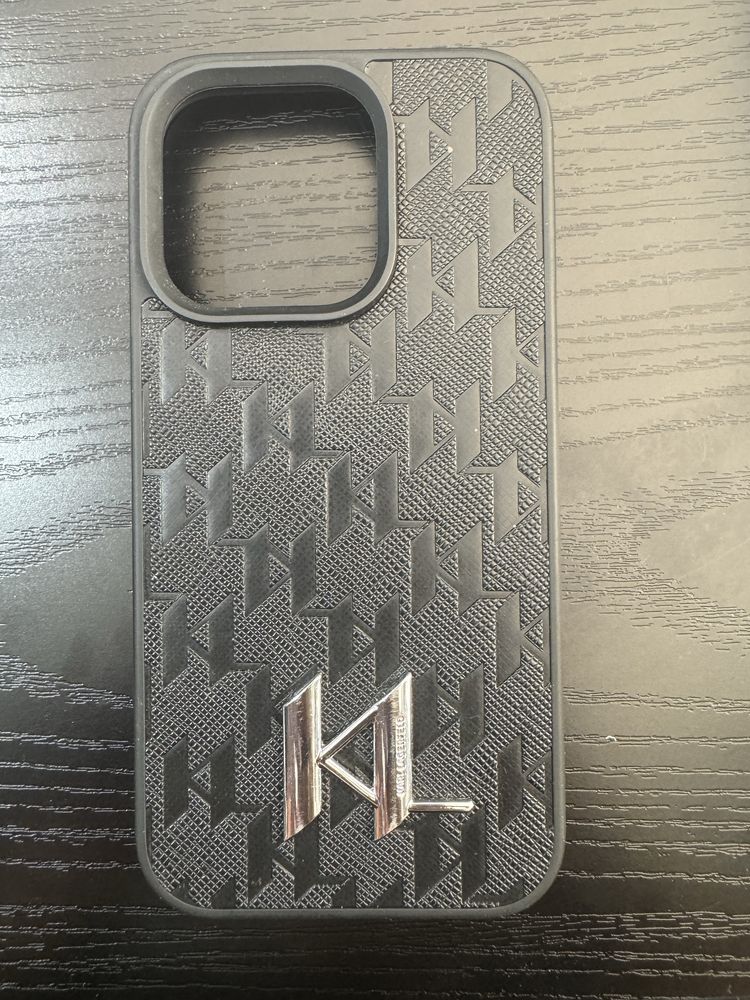 Кейс за iphone 15pro i 14 pro