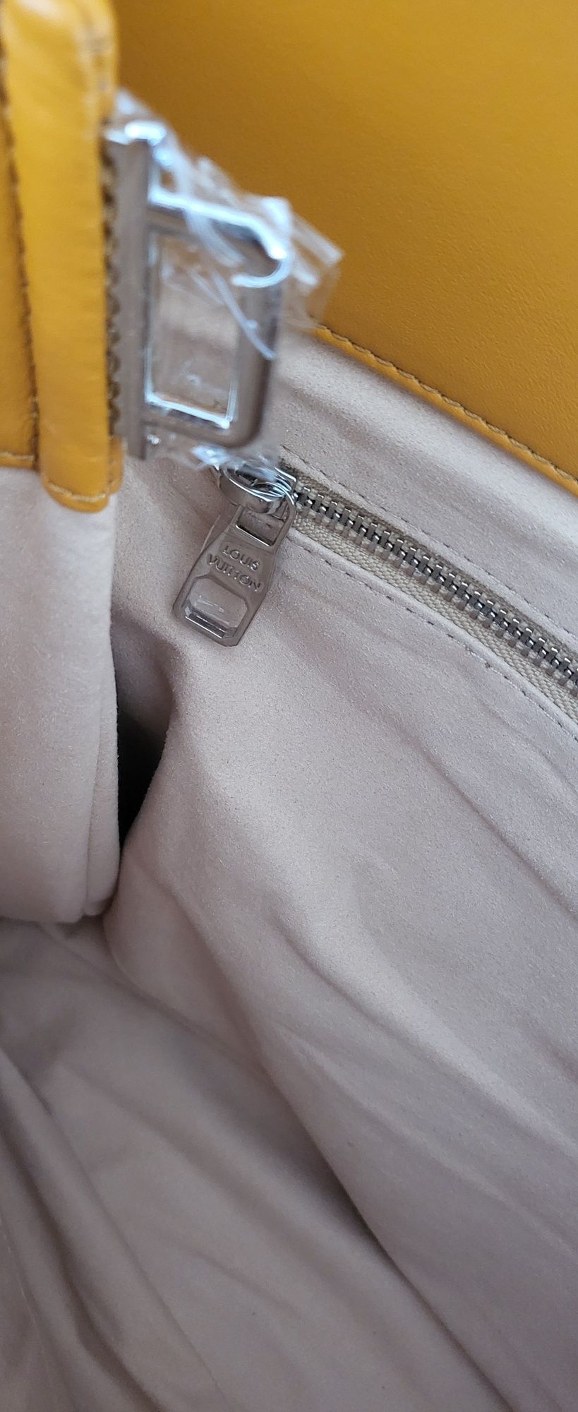 Чанта Louis Vuitton