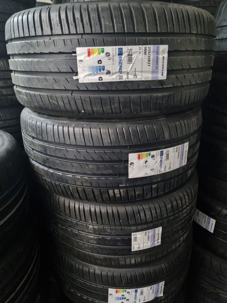 Anvelope vara noi 255 35 21 Michelin