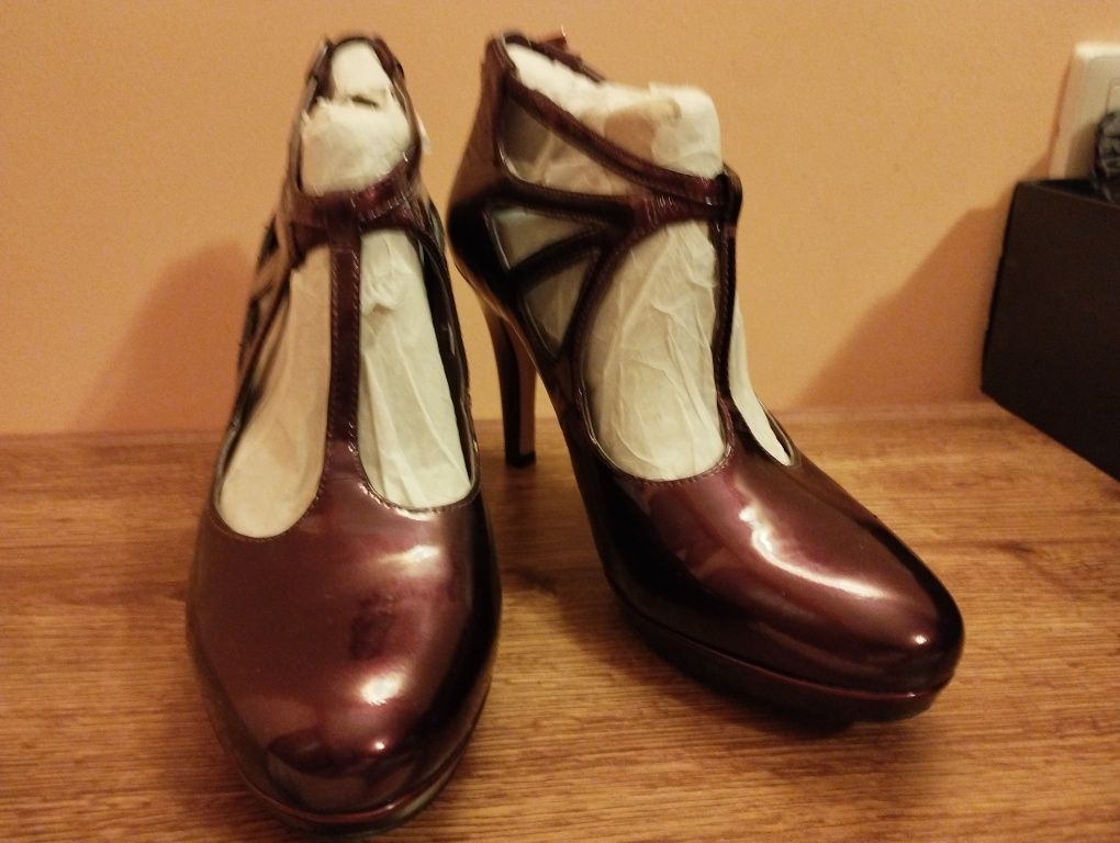 Елегантни обувки Clarks Betsy Lockwood