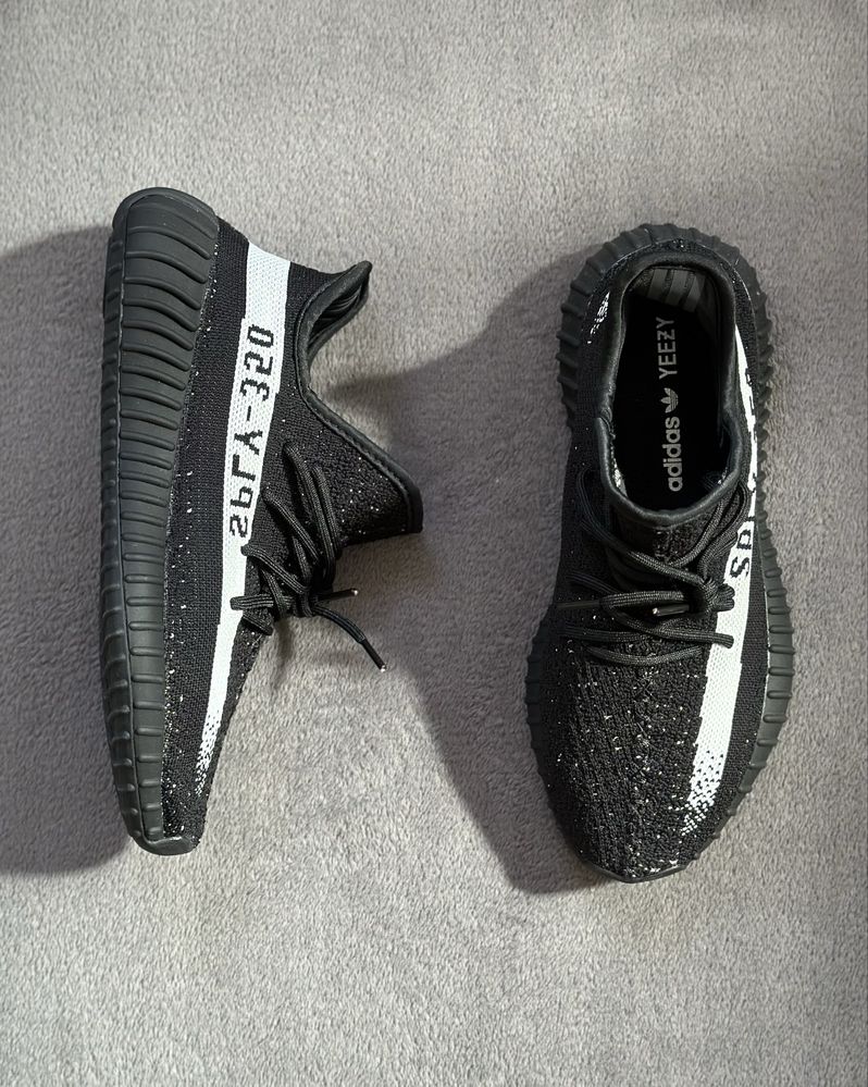 Adidas Yeezy 350 Oreo (CALITATE PREMIUM)