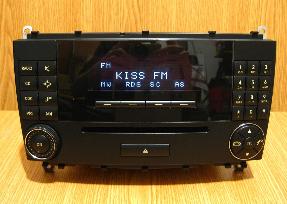 Radio CD casetofon Ford Nissan Mercedes Smart BMW Skoda