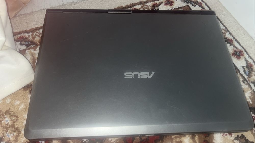 Старый ноутбук на запчасти