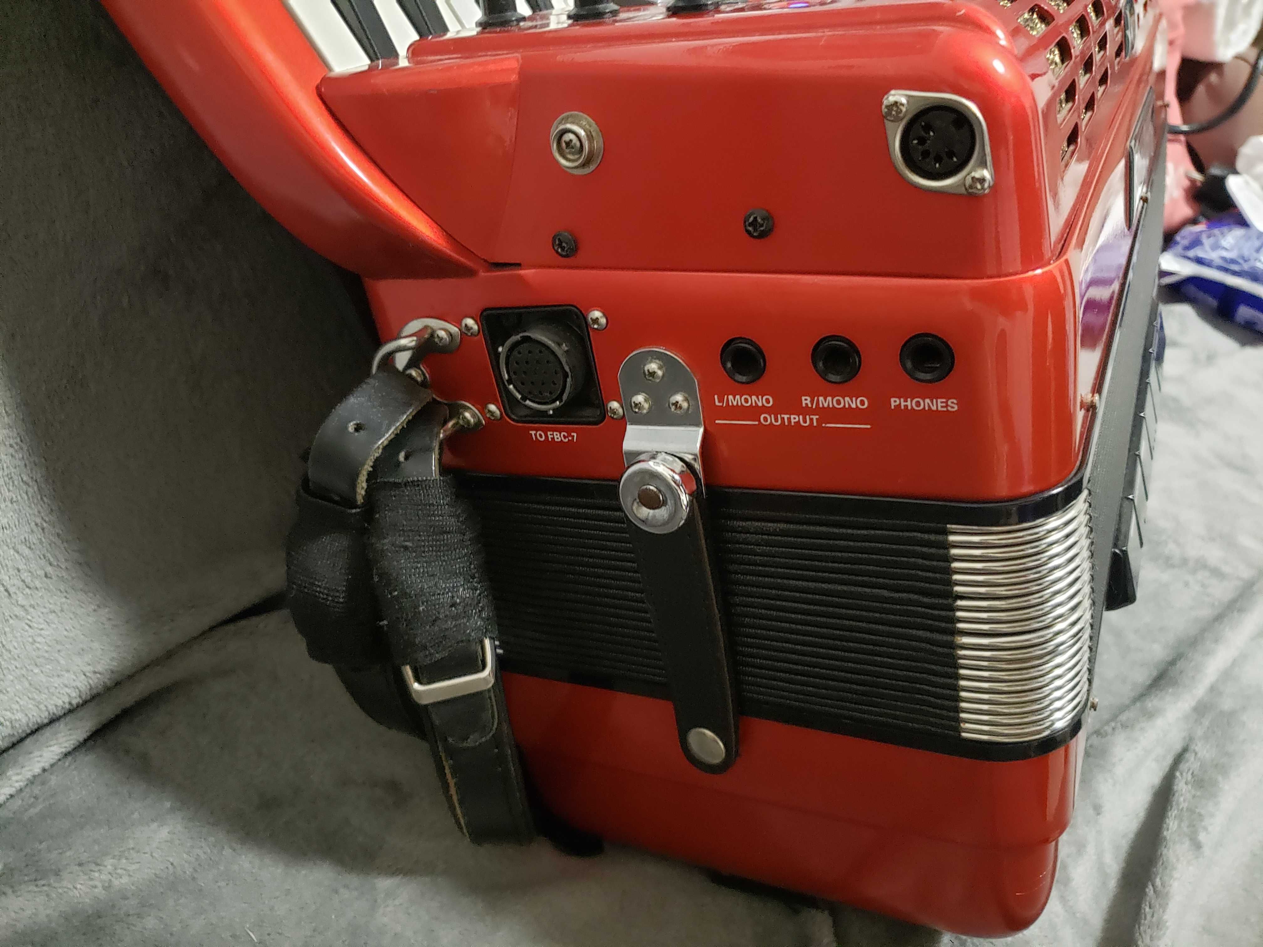 ROLAND FR 7 V2 ROSU !!!Urgent!!