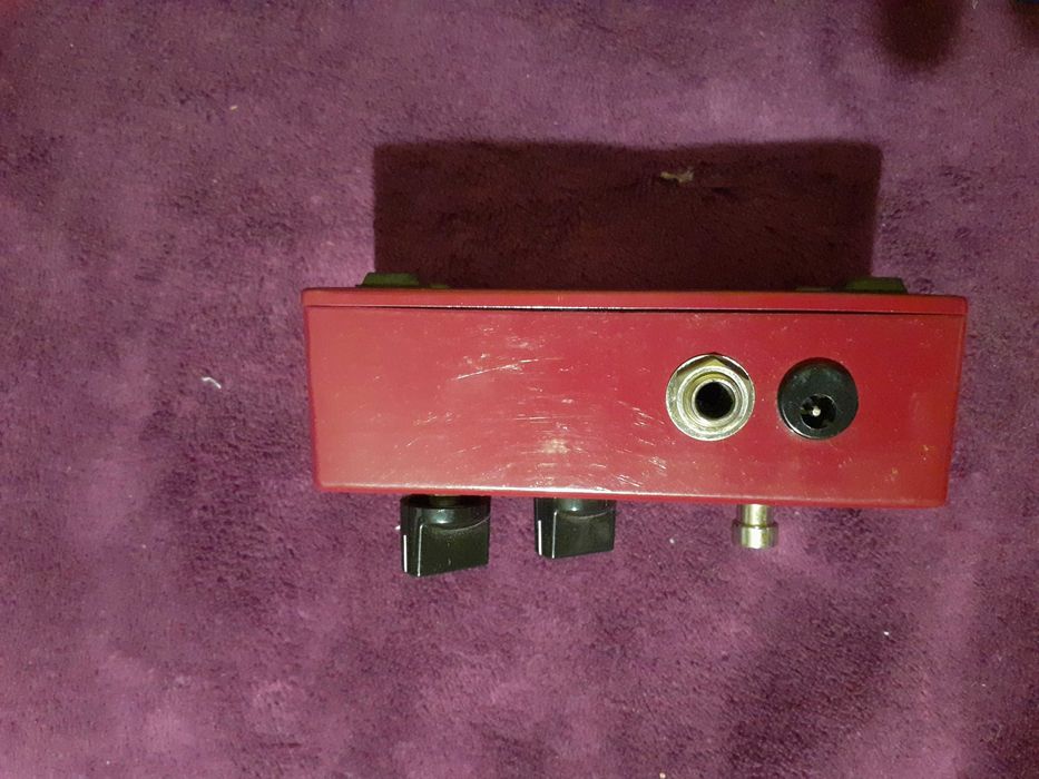 Pedala cu efect si tube amp blues lone wolf