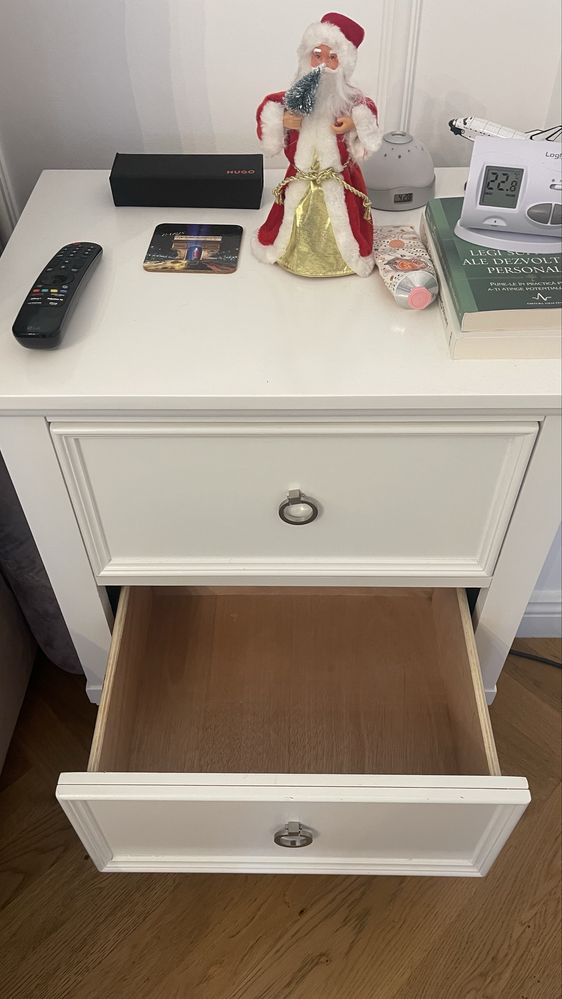 Vand mobilier neoclasic alb, lemn masiv