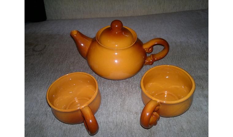 Продам чайник с кружками, фарфоровое блюдо времён СССР